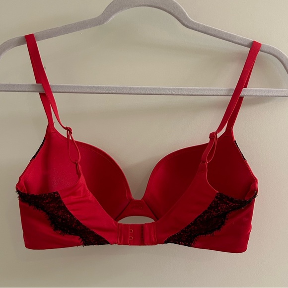 Red VS push up bra 32D - Picture 2 of 4